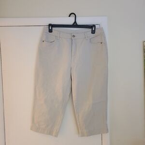Bill Blass Light Tan Capri Pant Sz 14